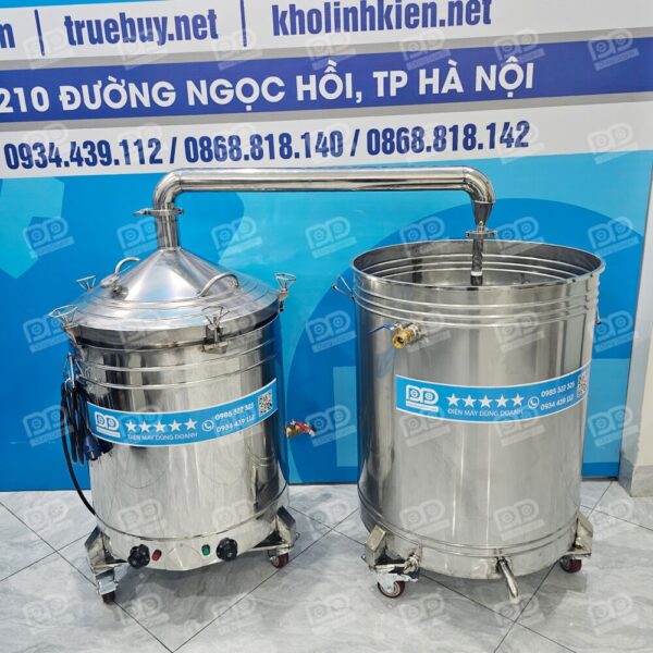 Hệ thống làm mát siêu tốc: Thùng lạnh dung tích lớn 200L kết hợp cùng dàn ngưng xoắn ốc dài 6m giúp rượu ngưng tụ nhanh, ra mát và giữ trọn vẹn hương vị nồng nàn.