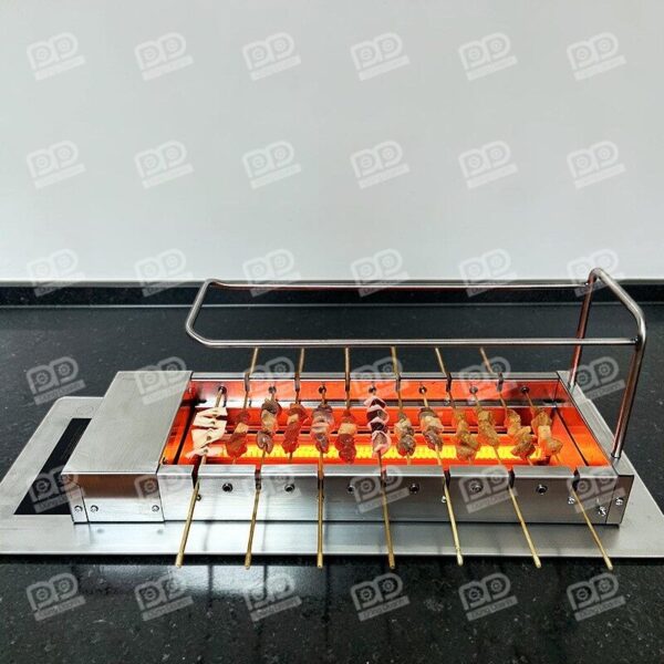Bếp nướng xoay tự động đa năng sở hữu hai phiên bản chuyên dụng, đáp ứng hoàn hảo cho cả nhu cầu tiệc tùng tại gia đình lẫn hoạt động kinh doanh công suất lớn của quán ăn.