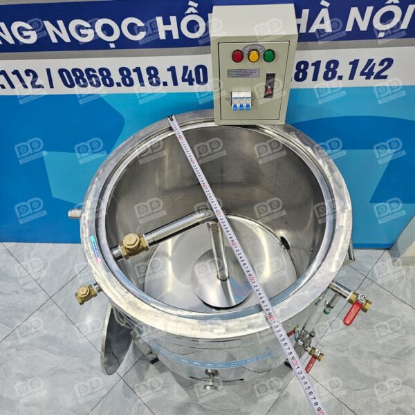 Sản phẩm được làm hoàn toàn bằng Inox 304 cao cấp với lòng trong dày tới 2mm và vỏ ngoài 1.2mm, mang lại kết cấu siêu vững chắc, bền bỉ chuẩn "nồi đồng cối đá"