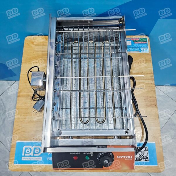 Vùng nướng có kích thước tối ưu 40x25 cm, đáp ứng tốt nhu cầu nướng lượng lớn thực phẩm cùng lúc