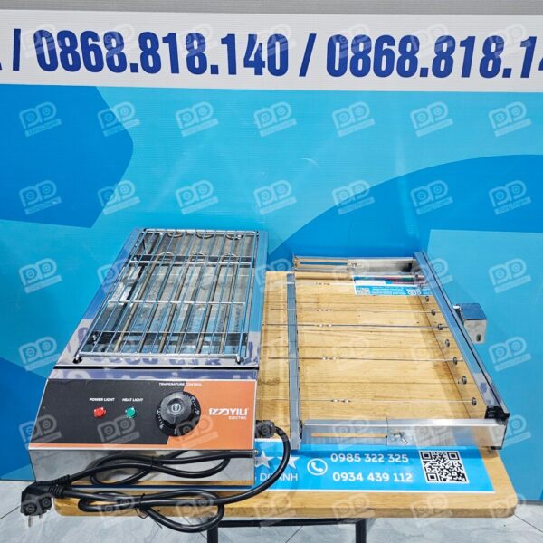 Thiết kế cơ động thông minh cho phép tách rời khung quay để biến thành bếp nướng vỉ lưới inox tiện lợi
