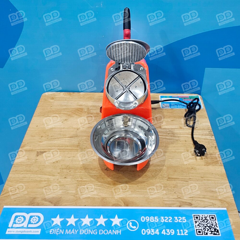 Máy Bào Đá 4 Dao 500W 3 Thiết kế 4 cánh dao sắc bén, cho thành phẩm đá tuyết tơi xốp vượt trội.