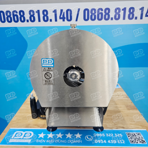 Chất liệu inox cao cấp, chống rỉ sét, dễ vệ sinh.