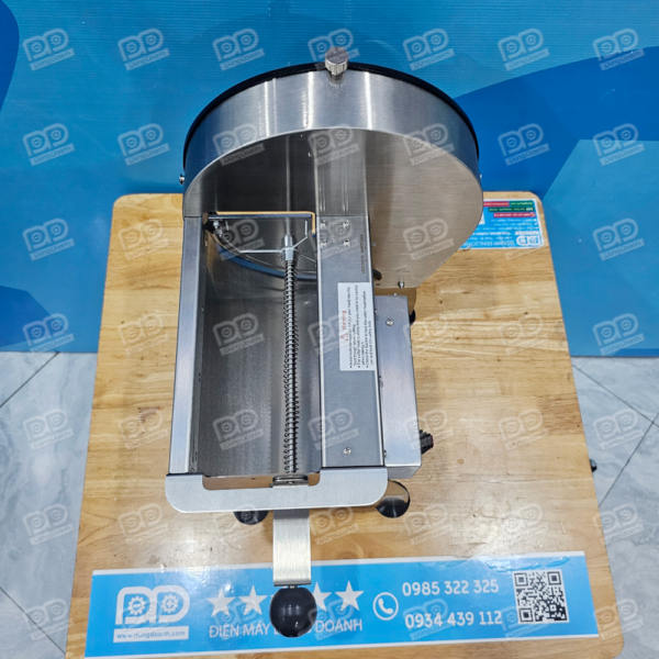 Chân đế chống trượt, vận hành ổn định và an toàn.