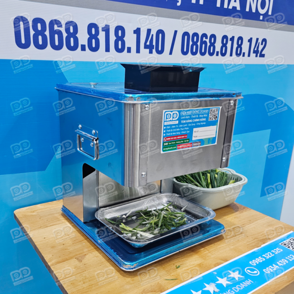 Thiết kế hai tay cầm chắc chắn hai bên thân máy giúp di chuyển thuận tiện trong bếp