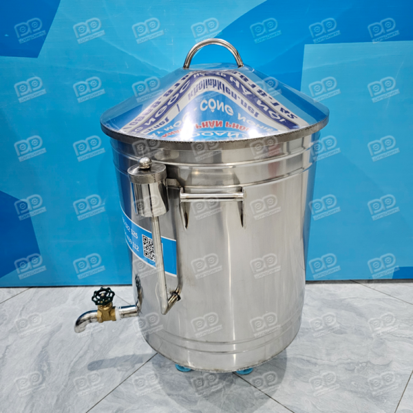 Có van cấp nước và thăm mực nước, không cần mở nắp khi đang nấu